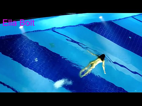 ❤️ මට නැරඹීම නැවැත්විය නොහැක, තරුණ රන්වන්තිය ELLA BOLT නිවාඩු නිකේතනයේ තටාකයේ නිරුවතින් පිහිනීමට හසු විය ❤ Porno si.assistentai.ru ❌